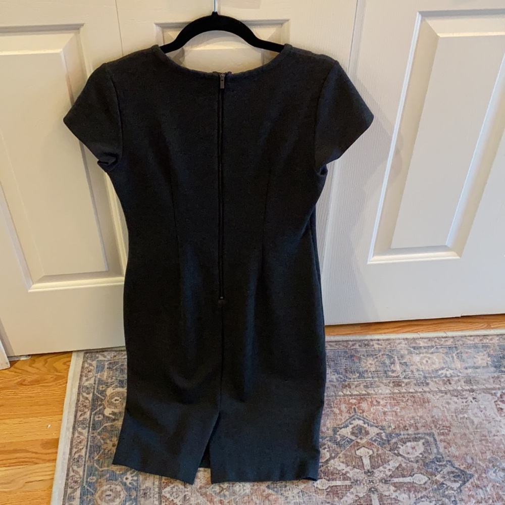 Ann Taylor | Ponte Short Sleeve Work Dress in Grey - Picture 4 of 5